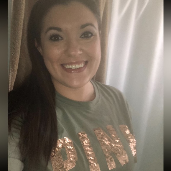 Meet your Posher, Adrienne - Picture 2 of 2